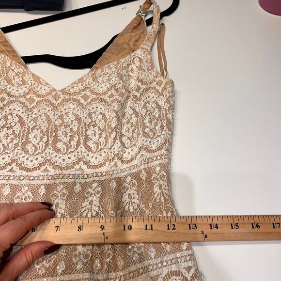 Cache Lace and Sequin Embellished Short Cocktail Mini Dress Size 2 - Picture 8 of 10